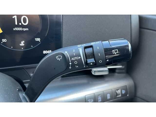 Hyundai KONA KONA 1.6T 138 Advance 5dr Serenity White