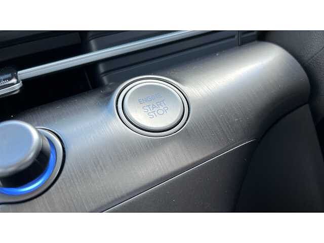 Hyundai KONA KONA 1.6T 138 Advance 5dr Serenity White