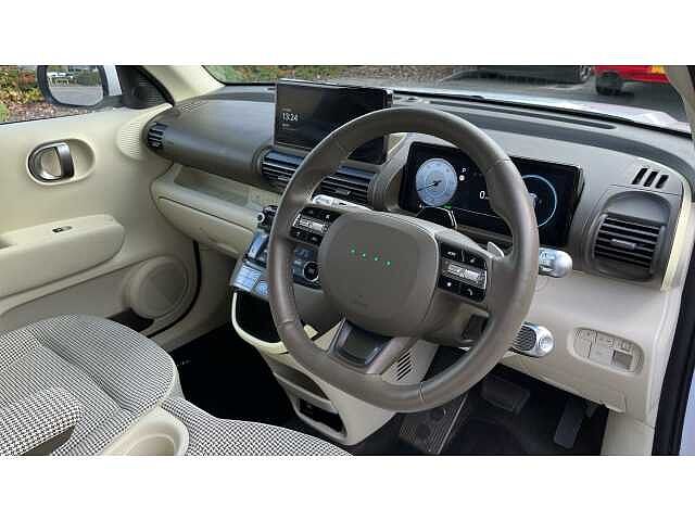 Hyundai INSTER INSTER 85kW 02 49kWh 5dr Auto Atlas White