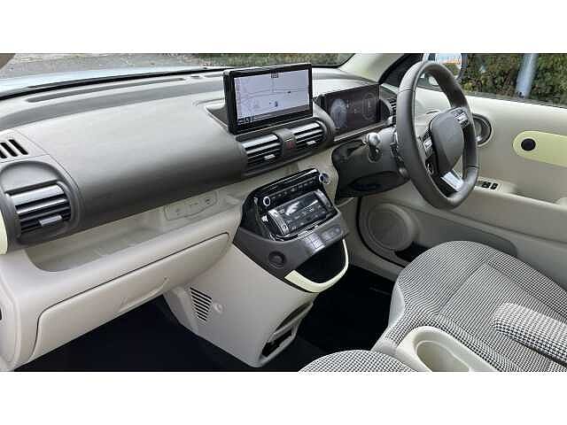 Hyundai INSTER INSTER 85kW 02 49kWh 5dr Auto Atlas White
