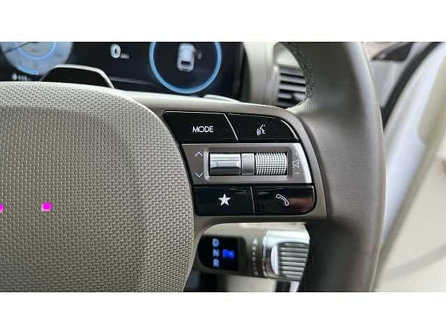 Hyundai INSTER INSTER 85kW 02 49kWh 5dr Auto Atlas White