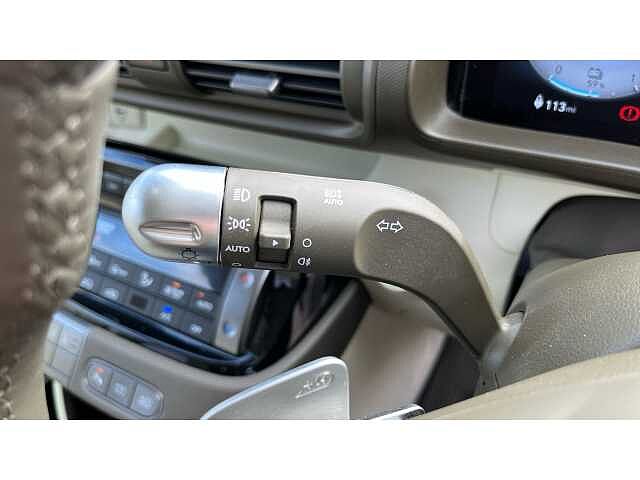 Hyundai INSTER INSTER 85kW 02 49kWh 5dr Auto Atlas White