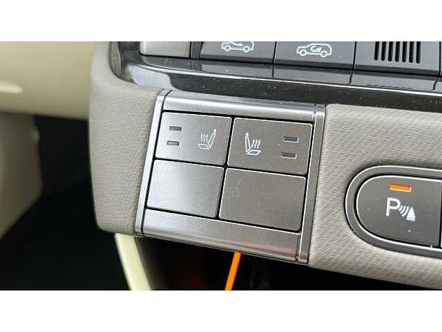 Hyundai INSTER INSTER 85kW 02 49kWh 5dr Auto Atlas White