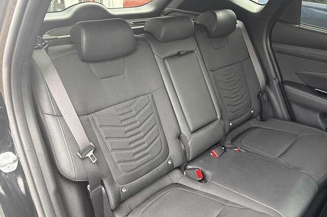 Hyundai TUCSON 1.6T Plug-in Hybrid Premium 5dr Auto Black