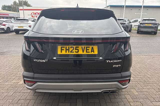 Hyundai TUCSON 1.6T Plug-in Hybrid Premium 5dr Auto Black