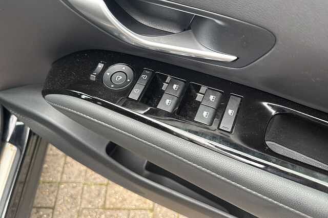 Hyundai TUCSON 1.6T Plug-in Hybrid Premium 5dr Auto Black