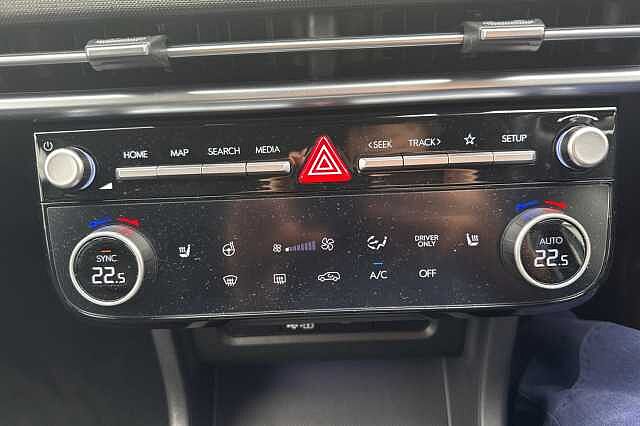 Hyundai TUCSON 1.6T Plug-in Hybrid Premium 5dr Auto Black
