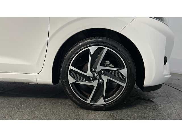 Hyundai I10 I10 1.2 [79] Premium 5dr Auto [Nav] Atlas White