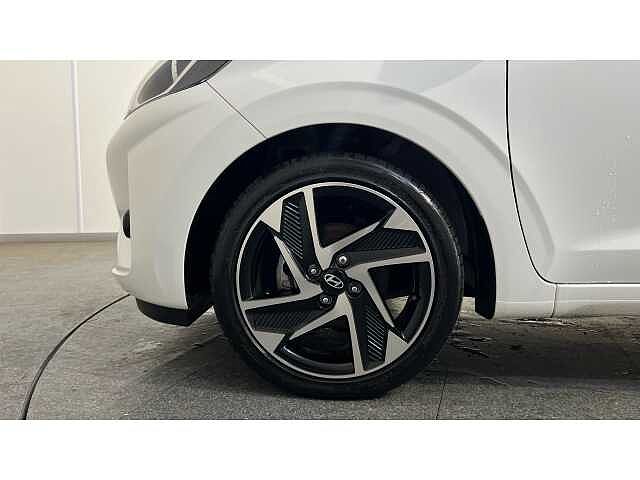 Hyundai I10 I10 1.2 [79] Premium 5dr Auto [Nav] Atlas White