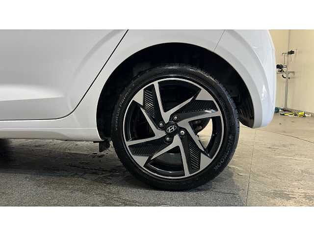 Hyundai I10 I10 1.2 [79] Premium 5dr Auto [Nav] Atlas White