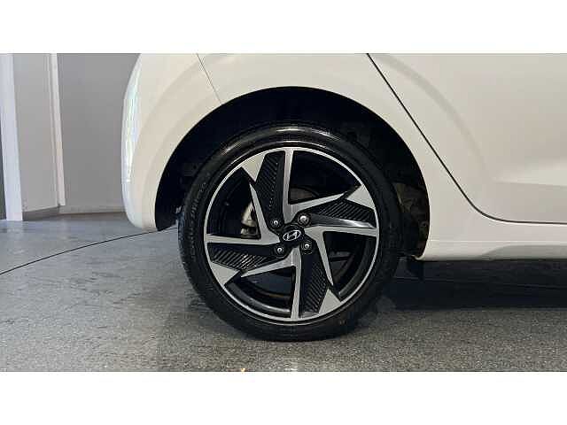 Hyundai I10 I10 1.2 [79] Premium 5dr Auto [Nav] Atlas White