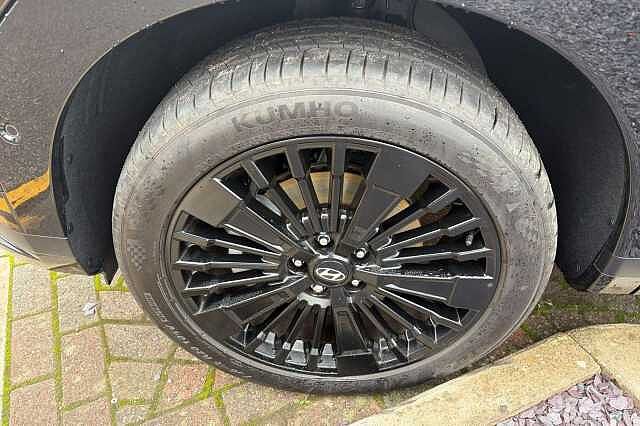 Hyundai SANTA FE 1.6T Calligraphy Auto 4WD Euro 6 (s/s) 5dr (7Seat) Black