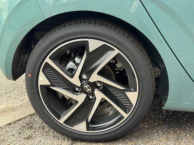 Hyundai I10 1.2 [79] Premium 5dr [Nav] Mangrove Green