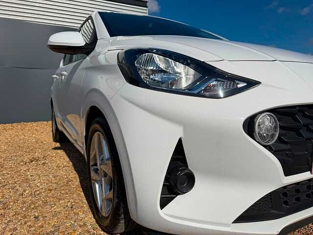 Hyundai I10 1.0 MPi SE Connect 5dr Auto White