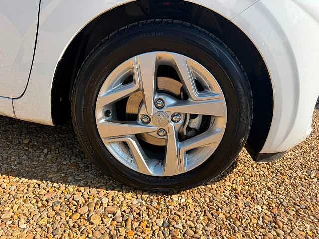Hyundai I10 1.0 MPi SE Connect 5dr Auto White