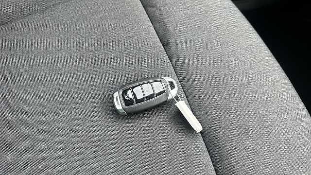 Hyundai INSTER 71kW 01 42kWh 5dr Auto Electric Hatchback Abyss Black - Pearl