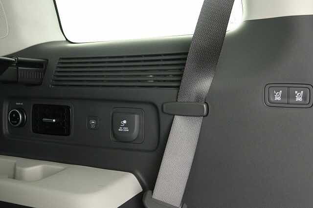 Hyundai SANTA FE 1.6 TGDi Hybrid Ultimate 5dr Auto Silver