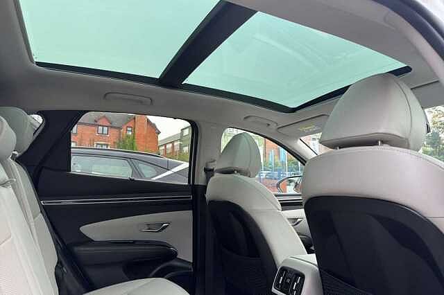 Hyundai TUCSON 1.6 T-GDi Plug-in Hybrid Ultimate 5dr 4WD Auto White