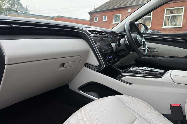 Hyundai TUCSON 1.6 T-GDi Plug-in Hybrid Ultimate 5dr 4WD Auto White