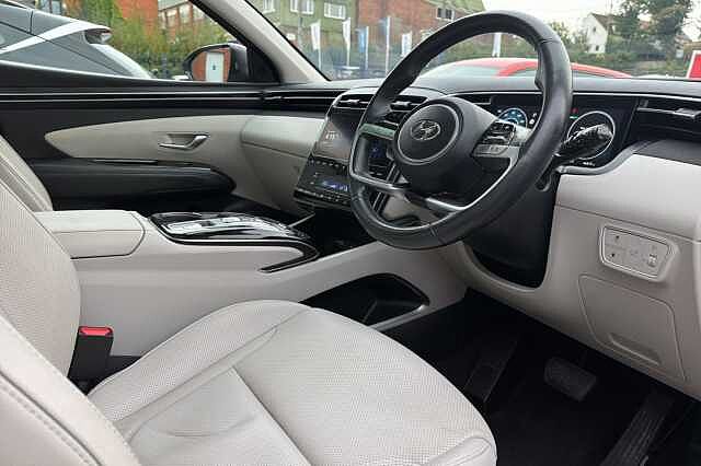 Hyundai TUCSON 1.6 T-GDi Plug-in Hybrid Ultimate 5dr 4WD Auto White