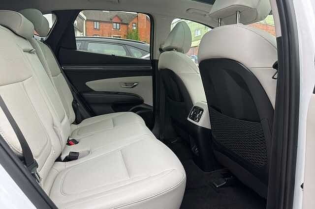 Hyundai TUCSON 1.6 T-GDi Plug-in Hybrid Ultimate 5dr 4WD Auto White