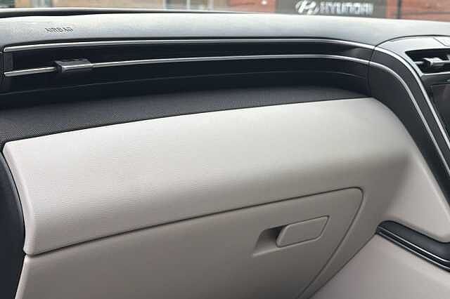 Hyundai TUCSON 1.6 T-GDi Plug-in Hybrid Ultimate 5dr 4WD Auto White