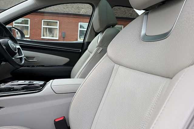 Hyundai TUCSON 1.6 T-GDi Plug-in Hybrid Ultimate 5dr 4WD Auto White