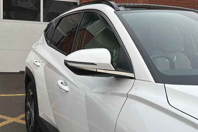 Hyundai TUCSON 1.6 T-GDi Plug-in Hybrid Ultimate 5dr 4WD Auto White
