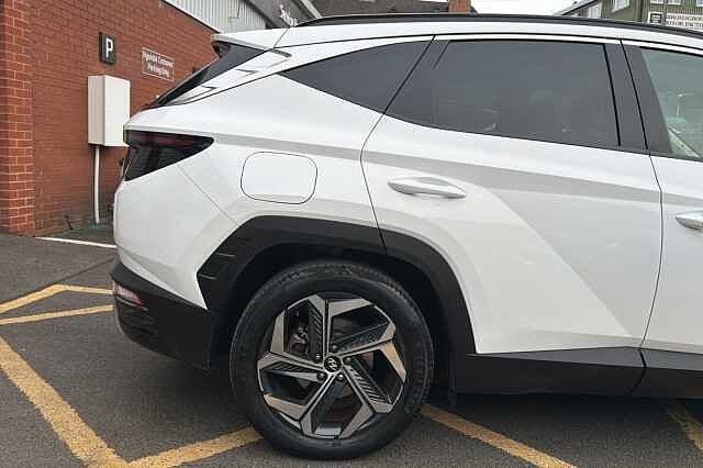 Hyundai TUCSON 1.6 T-GDi Plug-in Hybrid Ultimate 5dr 4WD Auto White