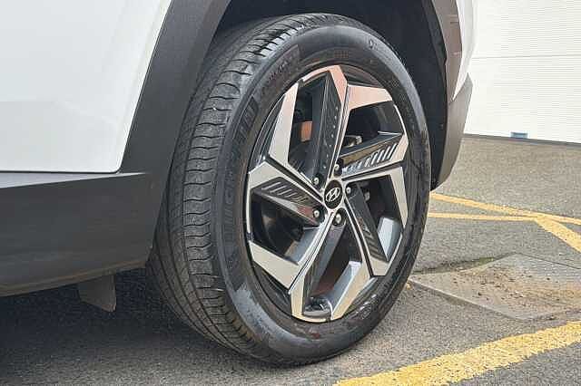 Hyundai TUCSON 1.6 T-GDi Plug-in Hybrid Ultimate 5dr 4WD Auto White