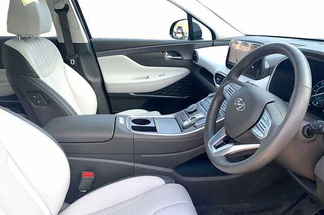 Hyundai SANTA FE 1.6 TGDi Hybrid Ultimate 5dr Auto Abyss Black