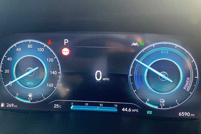 Hyundai SANTA FE 1.6 TGDi Hybrid Ultimate 5dr Auto Abyss Black