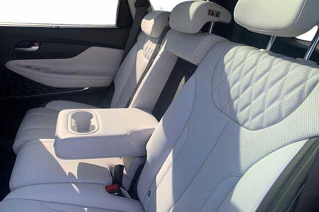 Hyundai SANTA FE 1.6 TGDi Hybrid Ultimate 5dr Auto Abyss Black