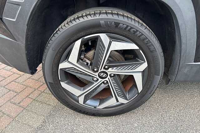 Hyundai TUCSON 1.6 TGDi Hybrid 230 Premium 5dr 2WD Auto Phantom Black