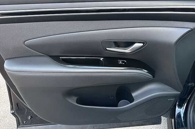 Hyundai TUCSON 1.6 TGDi Hybrid 230 Premium 5dr 2WD Auto Phantom Black
