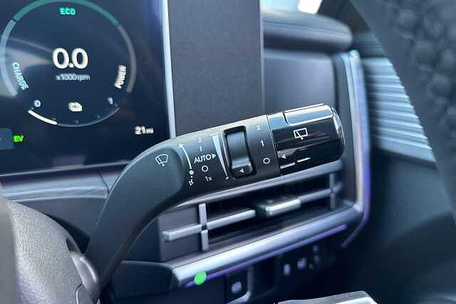 Hyundai SANTA FE 1.6 TGDi 239 Hybrid Premium 5dr Auto OliVE GREEN