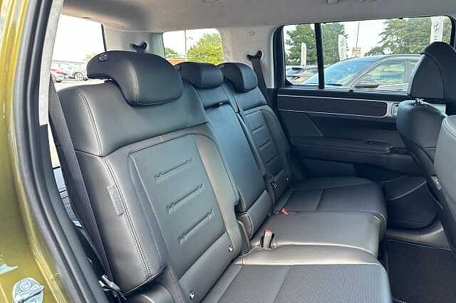 Hyundai SANTA FE 1.6 TGDi 239 Hybrid Premium 5dr Auto OliVE GREEN