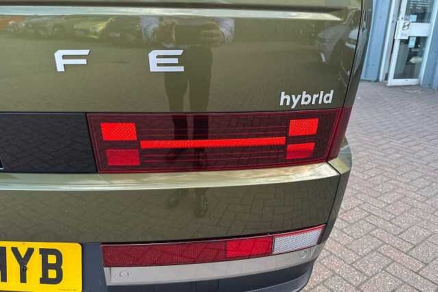 Hyundai SANTA FE 1.6 TGDi 239 Hybrid Premium 5dr Auto OliVE GREEN
