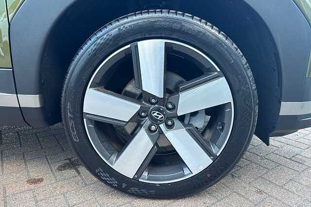 Hyundai SANTA FE 1.6 TGDi 239 Hybrid Premium 5dr Auto OliVE GREEN