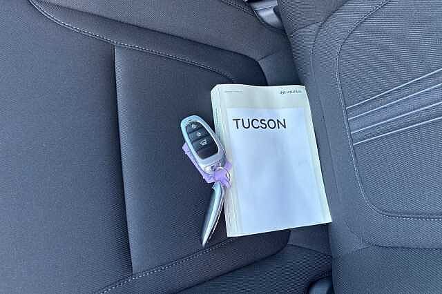 Hyundai TUCSON 1.6 T Gdi Premium Suv 5dr Petrol Manual Euro 6 (s/s) (150 Ps) Shimmering Silver