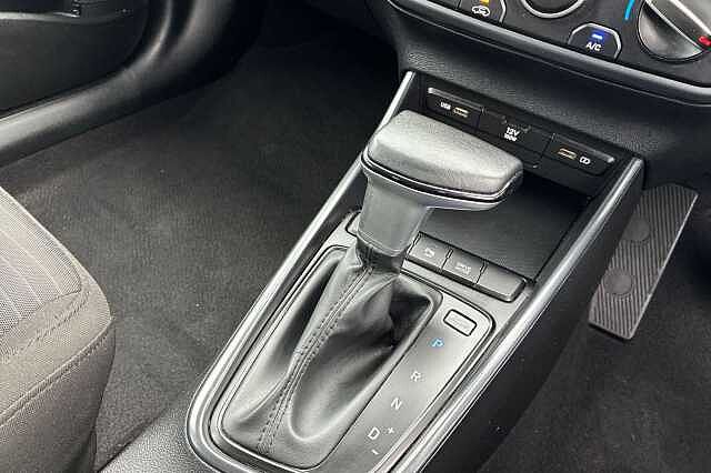 Hyundai I20 1.0 T Gdi Mhev Se Connect Hatchback 5dr Petrol Hybrid Dct Euro 6 (s/s) (100 Ps) Atlas White