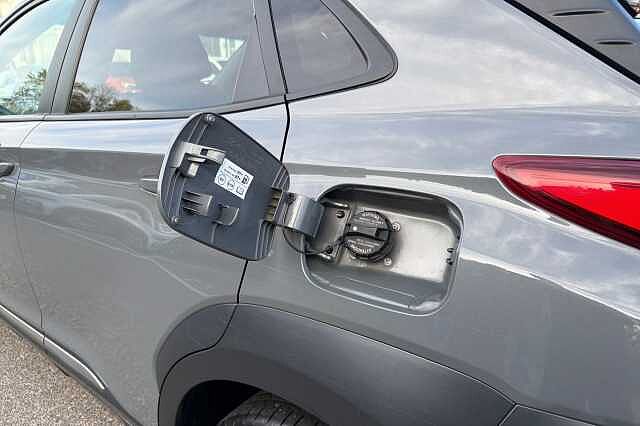 Hyundai KONA 1.6 H Gdi Premium Se Suv 5dr Petrol Hybrid Dct Euro 6 (s/s) (141 Ps) Galactic Grey