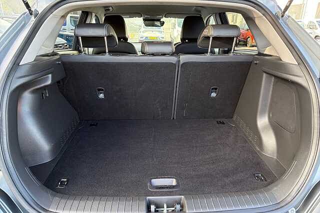 Hyundai KONA 1.6 H Gdi Premium Se Suv 5dr Petrol Hybrid Dct Euro 6 (s/s) (141 Ps) Galactic Grey