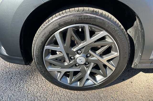 Hyundai KONA 1.6 h-GDi Premium SUV 5dr Petrol Hybrid DCT Euro 6 (s/s) (141 ps) GALACTIC GREY