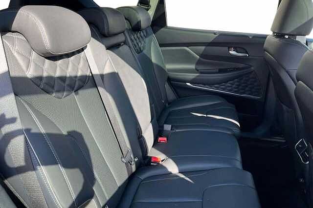 Hyundai SANTA FE 1.6 T-GDi 13.8kWh Ultimate SUV 5dr Petrol Plug-in Hybrid Auto 4WD Euro 6 (s/s) ( TYPHOON SILVER