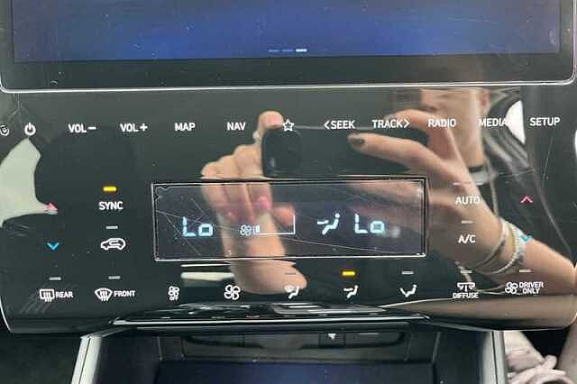 Hyundai TUCSON 1.6 h T-GDi Premium SUV 5dr Petrol Hybrid Auto Euro 6 (s/s) (230 ps) White