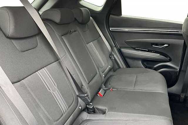 Hyundai TUCSON 1.6 h T-GDi Premium SUV 5dr Petrol Hybrid Auto Euro 6 (s/s) (230 ps) White
