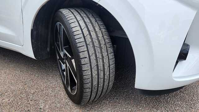 Hyundai I10 1.2 [79] Premium 5dr [Nav] Atlas White