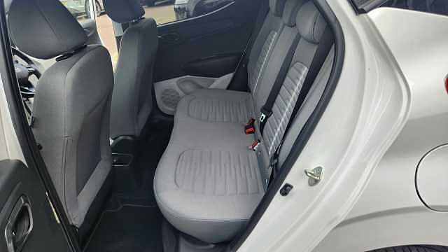 Hyundai I10 1.2 [79] Premium 5dr [Nav] Atlas White