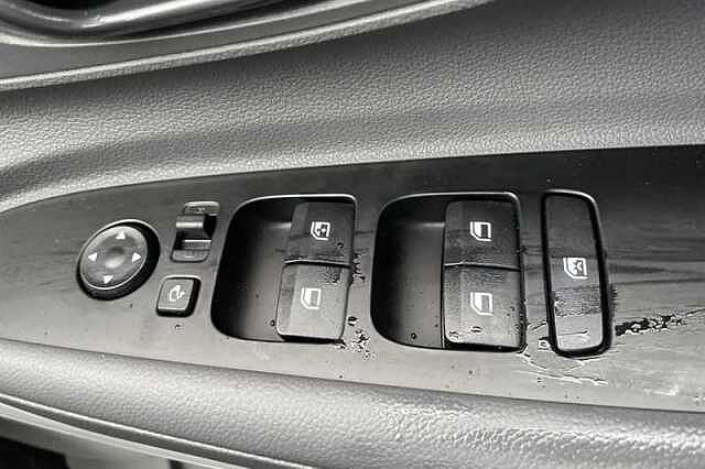 Hyundai BAYON 1.0 T-GDi Tech Line SUV 5dr Petrol DCT Euro 6 (s/s) (90 ps) Dragon Red